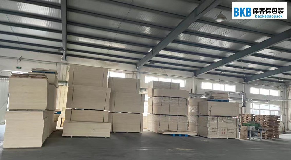 如何辨別實(shí)木托盤和歐標(biāo)托盤哪個(gè)更結(jié)實(shí)耐用？